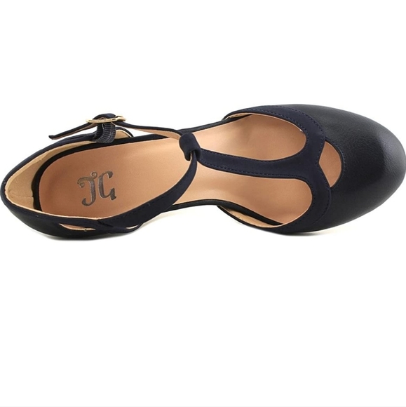 Journee Collection Womens T-Strap Round Toe Mary Jane Pumps - Picture 5 of 9